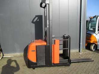 Gabelstapler gebraucht BT OME 100N OPTIO ELEKTRO HOCHHUBKOMMISSIONIERER (12948467) backdrop