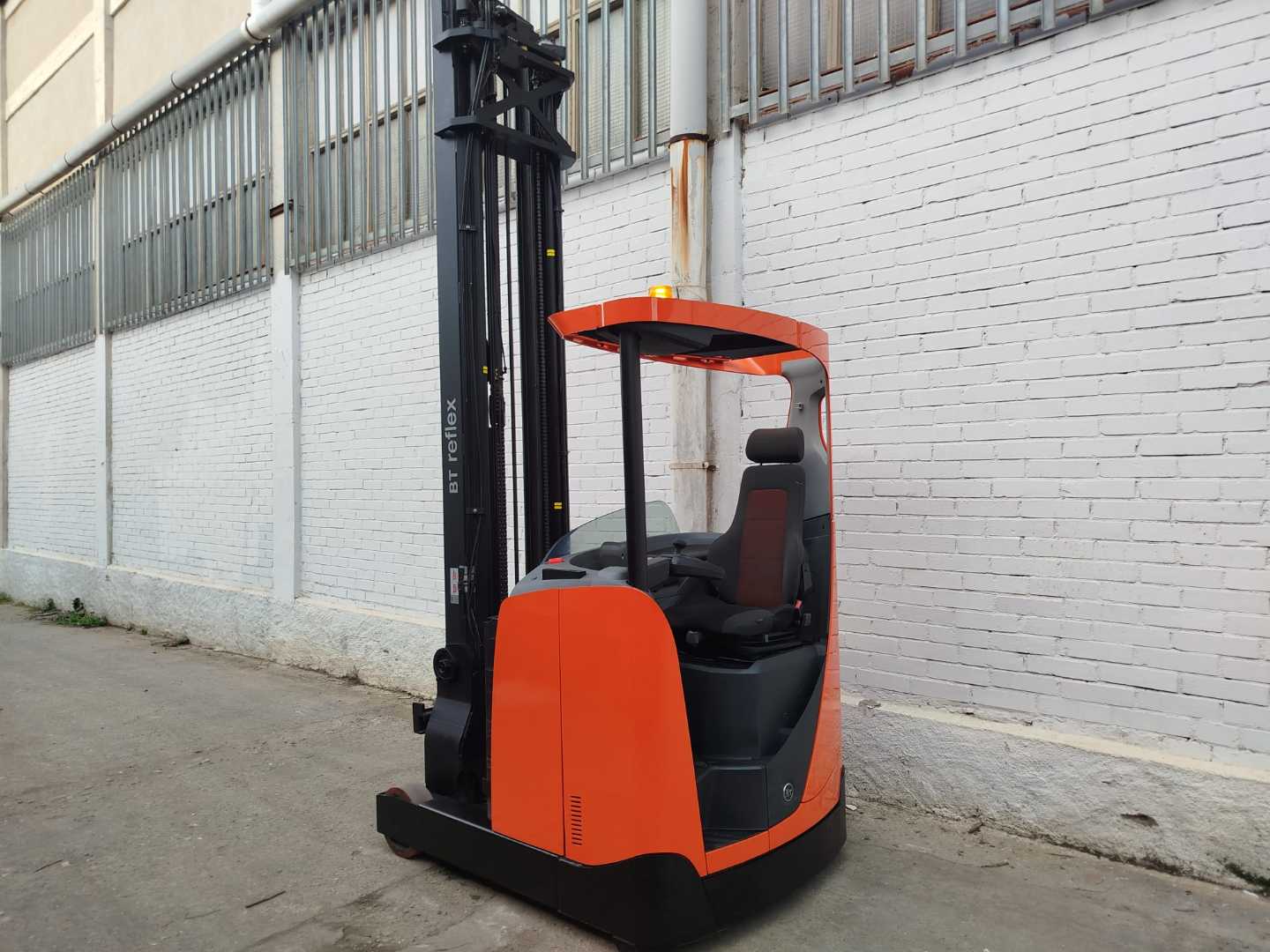 Gabelstapler gebraucht BT RRE160E ELEKTRO SCHUBMASTSTAPLER (13030220)