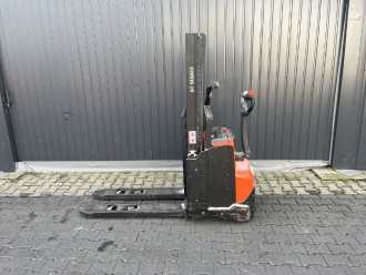 Gabelstapler gebraucht BT SWE120L ELEKTRO HOCHHUBWAGENDEICHSEL (13075652) backdrop