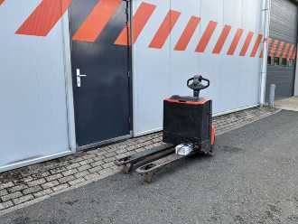 Gabelstapler gebraucht BT Toyota LWE160 ELEKTRO NIEDERHUBWAGENSEMIELEKTRISCH (13063941) backdrop
