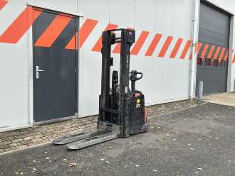 Gabelstapler gebraucht BT Toyota SWE145L EX Miretti ELEKTRO HOCHHUBWAGENDEICHSEL (13075306) backdrop