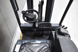 Gabelstapler gebraucht CATERPILLAR 2ET4000 /56582/ ELEKTRO DREIRADFRONTSTAPLER (13042928)
