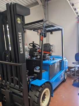 Gabelstapler gebraucht CLARK chariot �l�vateur � fourches ELEKTRO VIERRADFRONTSTAPLER (13029272) backdrop