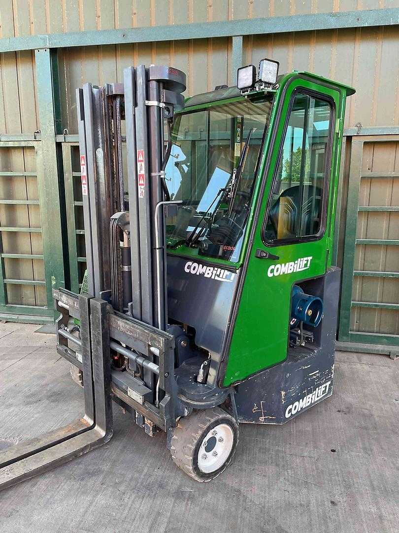 Gabelstapler gebraucht COMBILIFT CB2500 GAS VIERWEGESTAPLER (13013546)