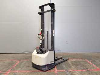 Gabelstapler gebraucht CROWN WF3000 ELEKTRO HOCHHUBWAGENDEICHSEL (13073596)
