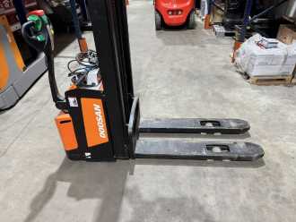 Gabelstapler gebraucht DOOSAN BSL13S-7C ELEKTRO HOCHHUBWAGENDEICHSEL (13025156) backdrop