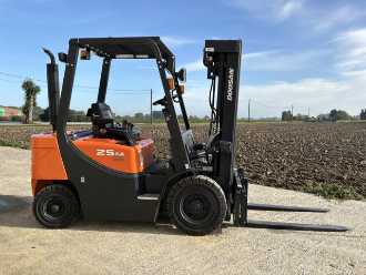 Gabelstapler gebraucht DOOSAN D25GP DIESEL VIERRADFRONTSTAPLER (13073391)