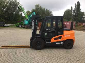 Gabelstapler gebraucht DOOSAN D45SC-9 DIESEL VIERRADFRONTSTAPLER (13011452) backdrop
