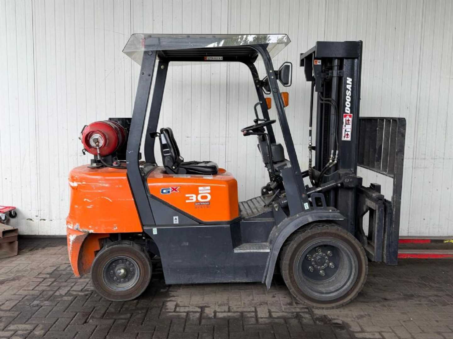 Gabelstapler gebraucht DOOSAN G30GX GAS VIERRADFRONTSTAPLER (13046338)