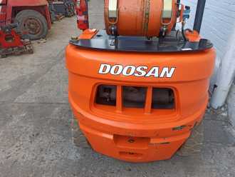 Gabelstapler gebraucht DOOSAN G40SC-5 GAS VIERRADFRONTSTAPLER (13040259)