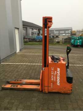 Gabelstapler gebraucht DOOSAN LEDS 16 I ELEKTRO HOCHHUBWAGENDEICHSEL (13011439)