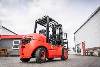 Gabelstapler gebraucht EP ELF302 ELEKTRO VIERRADFRONTSTAPLER (12486453)