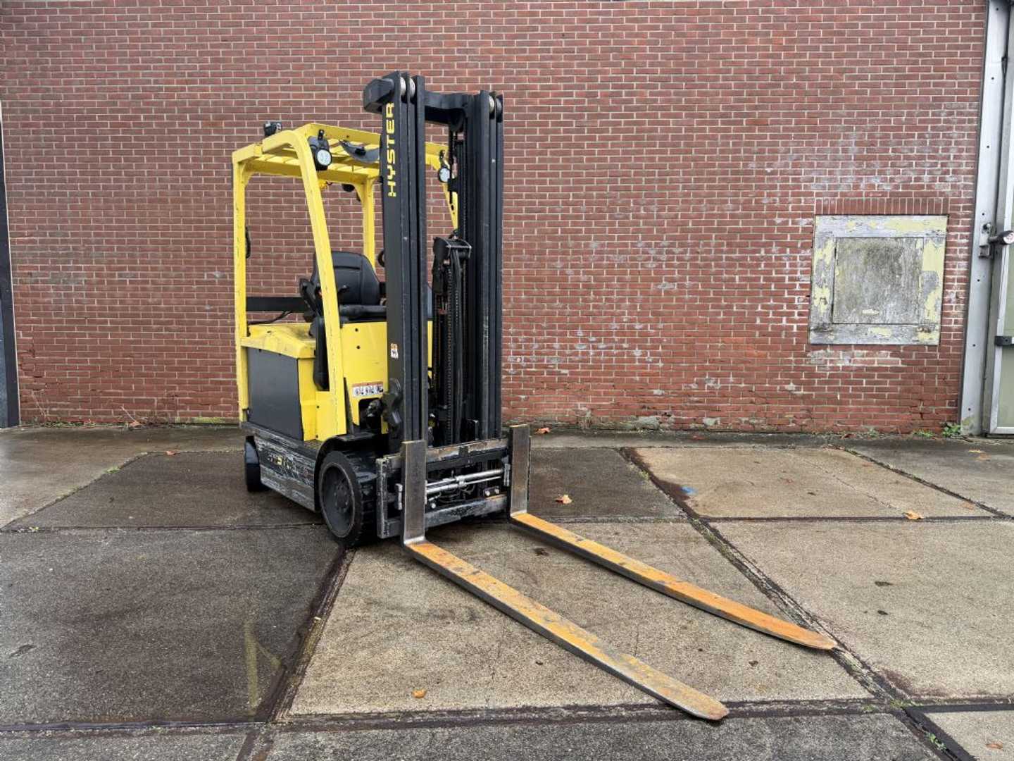 Gabelstapler gebraucht HYSTER E2.5XN MWB ELEKTRO VIERRADFRONTSTAPLER (13071750)