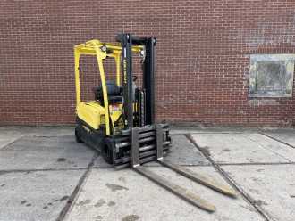 Gabelstapler gebraucht HYSTER J2.0XN LWB ELEKTRO VIERRADFRONTSTAPLER (13050596) backdrop