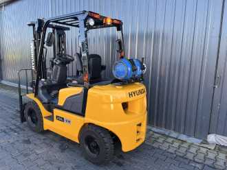 Gabelstapler gebraucht HYUNDAI 25L-7A GAS VIERRADFRONTSTAPLER (13028743)