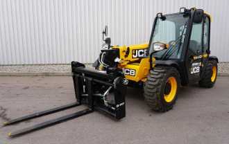Gabelstapler gebraucht JCB 525-60HI-VIZ DIESEL TELESKOPARMSTAPLER (12779600) backdrop