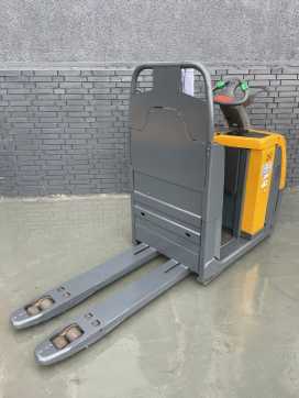 Gabelstapler gebraucht JUNGHEINRICH ECE 220 Baujahr 2007 Stunden 8038 / Akku 2016 ELEKTRO NIEDERHUBKOMMISSIONIERER (13071052)