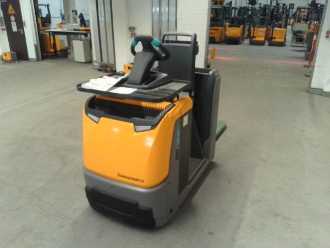 Gabelstapler gebraucht JUNGHEINRICH ECE 225 HP 115-51 ELEKTRO NIEDERHUBWAGENFAHRERSTAND (13053378) backdrop