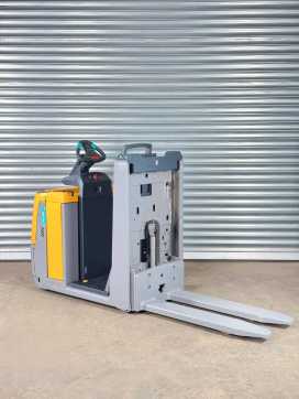 Gabelstapler gebraucht JUNGHEINRICH ECE 310HP ECE 310HP - Service Neu - 3.545Std. - Batterie 84% ELEKTRO HOCHHUBKOMMISSIONIERER (13005810)