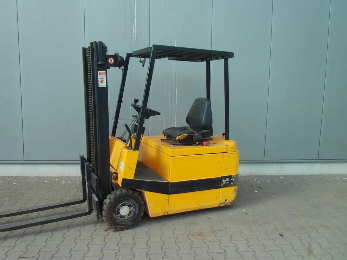 Gabelstapler gebraucht JUNGHEINRICH EFG 1.5 DH ELEKTRO DREIRADFRONTSTAPLER (13069026)