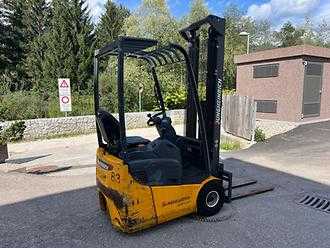 Gabelstapler gebraucht JUNGHEINRICH EFG 110k - 400ZZ ELEKTRO DREIRADFRONTSTAPLER (13067971)