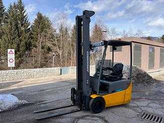 Gabelstapler gebraucht JUNGHEINRICH EFG 115 - 650DZ ELEKTRO DREIRADFRONTSTAPLER (13026366) backdrop