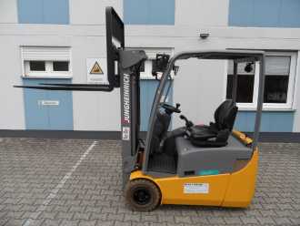 Gabelstapler gebraucht JUNGHEINRICH EFG 115 - unter 2 Meter - NEUE Batterie ELEKTRO DREIRADFRONTSTAPLER (13040953)