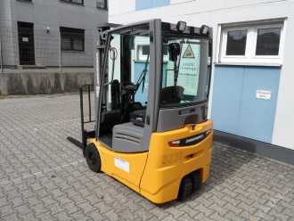 Gabelstapler gebraucht JUNGHEINRICH EFG 215 - Triplex - Doppelpedal - wenig Stunden ELEKTRO DREIRADFRONTSTAPLER (13064904)