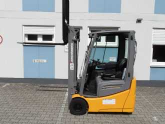 Gabelstapler gebraucht JUNGHEINRICH EFG 215 - Triplex - Doppelpedal - wenig Stunden ELEKTRO DREIRADFRONTSTAPLER (13064904)