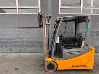 Gabelstapler gebraucht JUNGHEINRICH EFG 216 Baujahr 2019 / Stunden 8591 HH 4,64M ELEKTRO DREIRADFRONTSTAPLER (13001990)
