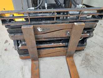 Gabelstapler gebraucht JUNGHEINRICH EFG 216k ELEKTRO SCHUBMASTSTAPLER (12947023)