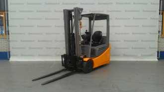 Gabelstapler gebraucht JUNGHEINRICH EFG 216k GE150-330ZZ ELEKTRO DREIRADFRONTSTAPLER (13073738) backdrop
