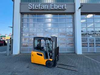 Gabelstapler gebraucht JUNGHEINRICH EFG 218 / Triplex 4.30m / SS / nur 1.738h ELEKTRO VIERRADFRONTSTAPLER (13035840) backdrop