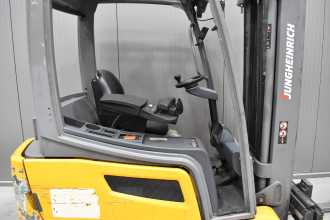 Gabelstapler gebraucht JUNGHEINRICH EFG 220 /58578/ ELEKTRO DREIRADFRONTSTAPLER (13066423)