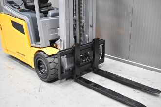 Gabelstapler gebraucht JUNGHEINRICH EFG 220 /58925/ ELEKTRO DREIRADFRONTSTAPLER (13069544)