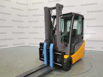 Gabelstapler gebraucht JUNGHEINRICH EFG 220 MP ZVG 120-330 ZZ ELEKTRO VIERRADFRONTSTAPLER (13058788) backdrop