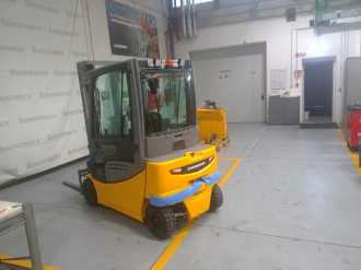 Gabelstapler gebraucht JUNGHEINRICH EFG 316 SP GE 115-330 ZT ELEKTRO VIERRADFRONTSTAPLER (13015208)