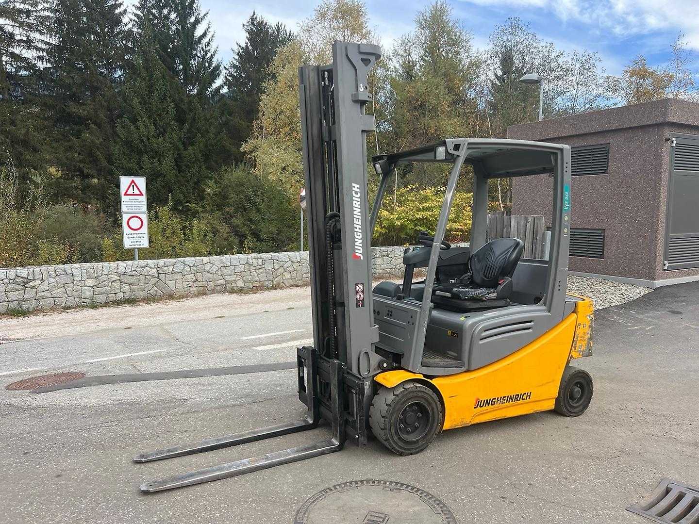 Gabelstapler gebraucht JUNGHEINRICH EFG 320 - 400ZZ ELEKTRO VIERRADFRONTSTAPLER (13073704)