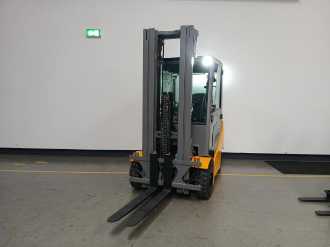 Gabelstapler gebraucht JUNGHEINRICH EFG 425k DP G 115-550 DZ ELEKTRO VIERRADFRONTSTAPLER (12929516) backdrop
