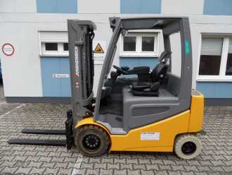 Gabelstapler gebraucht JUNGHEINRICH EFG 430k - weiße Reifen - Freihub ELEKTRO VIERRADFRONTSTAPLER (12886506) backdrop