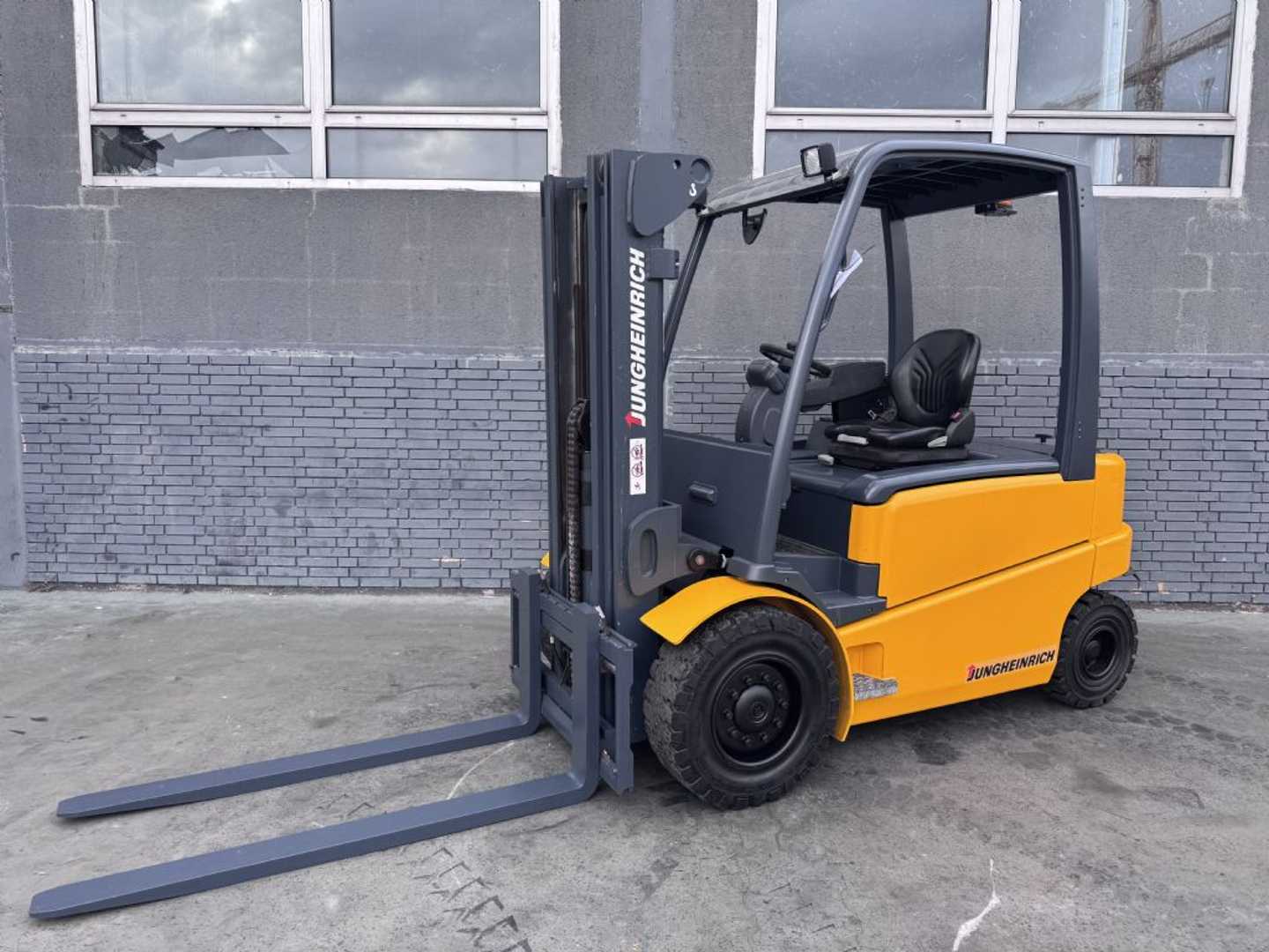 Gabelstapler gebraucht JUNGHEINRICH EFG 535 Baujahr 2010/ Stunden 1186 TRIPLEX TOP ZUSTAND ELEKTRO VIERRADFRONTSTAPLER (13075081)
