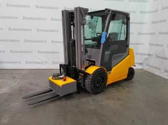 Gabelstapler gebraucht JUNGHEINRICH EFG 535k (2015) GE 115 470DZ ELEKTRO VIERRADFRONTSTAPLER (13034439) backdrop
