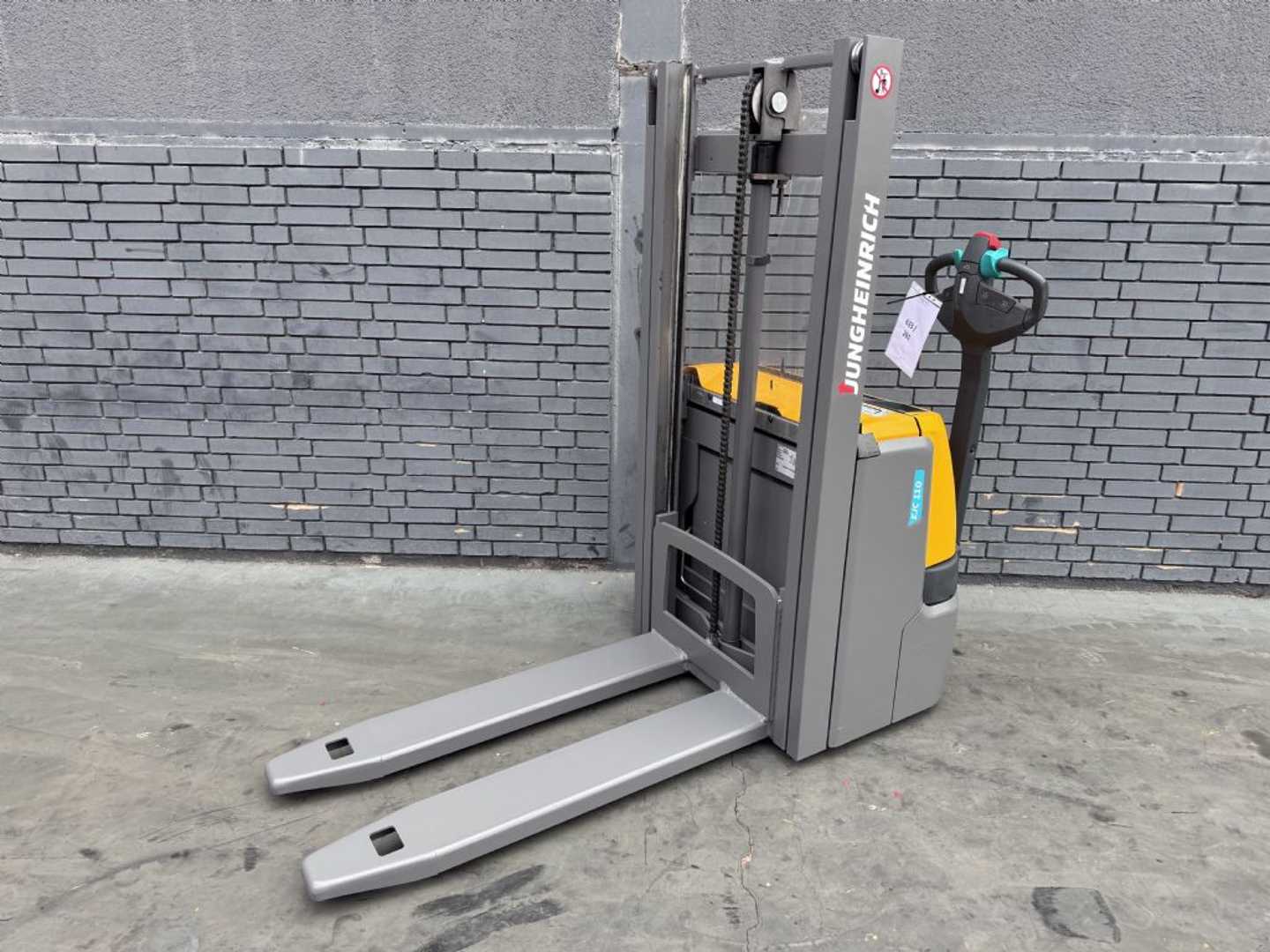 Gabelstapler gebraucht JUNGHEINRICH EJC 110 Baujahr 2020 HH 2,5 M/ TOP ZUSTAND ELEKTRO HOCHHUBWAGENDEICHSEL (13074911)