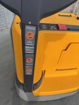 Gabelstapler gebraucht JUNGHEINRICH EJC 214 Baujahr 2015 HH 2900 / Akku 2021 / Freihub ELEKTRO HOCHHUBWAGENDEICHSEL (13075487)