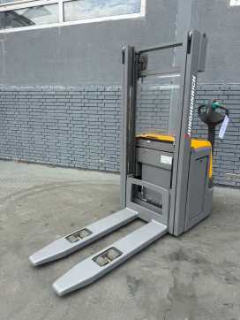 Gabelstapler gebraucht JUNGHEINRICH EJC 214 Baujahr 2017 HH 2700 Akku 2016 ELEKTRO HOCHHUBWAGENDEICHSEL (13056876) backdrop
