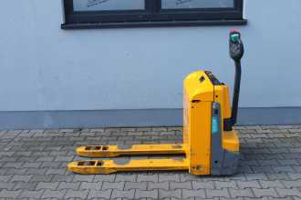 Gabelstapler gebraucht JUNGHEINRICH EJE 114 24 115 54 ELEKTRO NIEDERHUBWAGENDEICHSEL (13035592) backdrop
