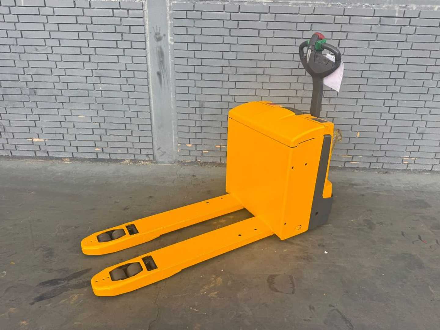 Gabelstapler gebraucht JUNGHEINRICH EJE 118 Baujahr 2014/ Stunden 498 Ladegerät integriert WEITERE NIEDERHUBWAGENDEICHSEL (13075989)