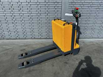 Gabelstapler gebraucht JUNGHEINRICH EJE 220 R Baujahr 2015/ Stunden 2643 / Rampenhub WEITERE NIEDERHUBWAGENDEICHSEL (13000580) backdrop