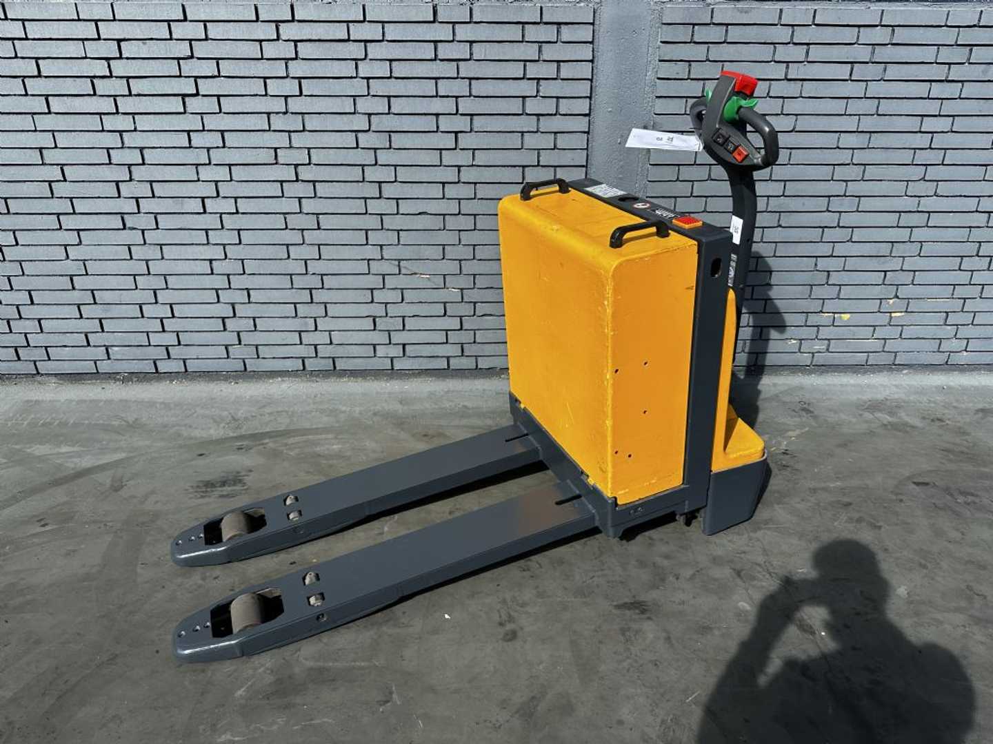 Gabelstapler gebraucht JUNGHEINRICH EJE 220 R Baujahr 2015/ Stunden 2643 / Rampenhub WEITERE NIEDERHUBWAGENDEICHSEL (13000580)
