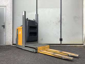 Gabelstapler gebraucht JUNGHEINRICH EKS 110 ELEKTRO NIEDERHUBKOMMISSIONIERER (13065601) backdrop